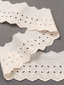 Шитье цв.кремовый (общая ширина 65мм, ширина вышивки 45мм), хлопок-100%, батист