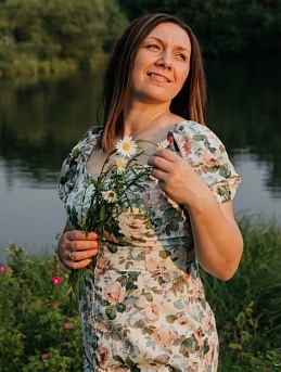 Платье из сатина "Великолепие роз на белом"