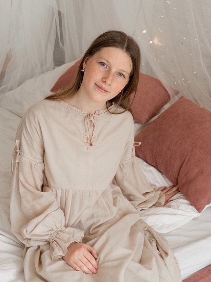 Длинное платье из батиста