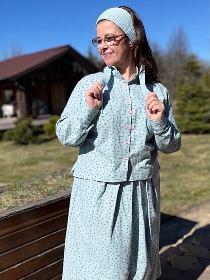 Юбочный костюм из теплого хлопка