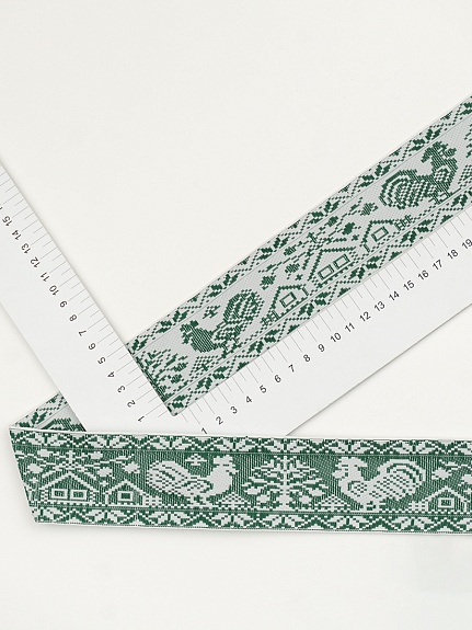 Жак.лента 50мм Зеленые петухи на белом