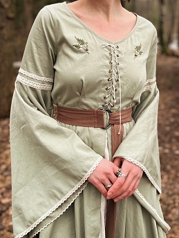 Платье из сатина в цвете светлая сухая трава