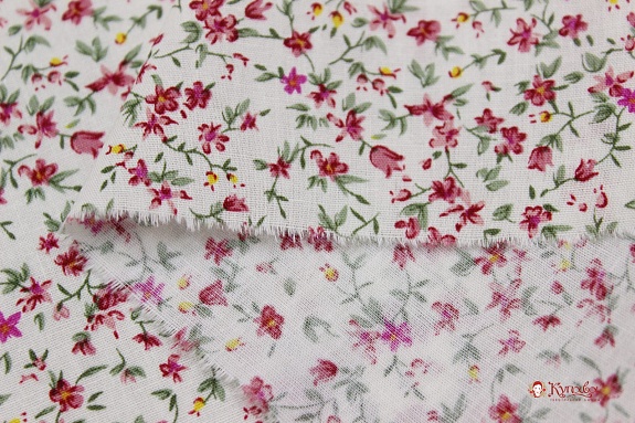 Импорт. хлопок "Цветочное вдохновение (малиновые цветы на молочном)", ш.1.45м, хл-100%, 105гр/м.кв