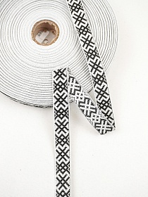 Жак.лента 18мм Черный оберег на белом, рис.9669/4