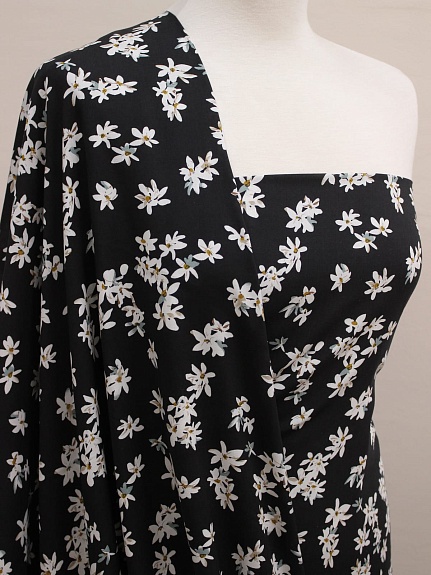 Штапель "Жасминовые цветочки на черном", ш.1.45м, вискоза-100%, 100гр/м.кв