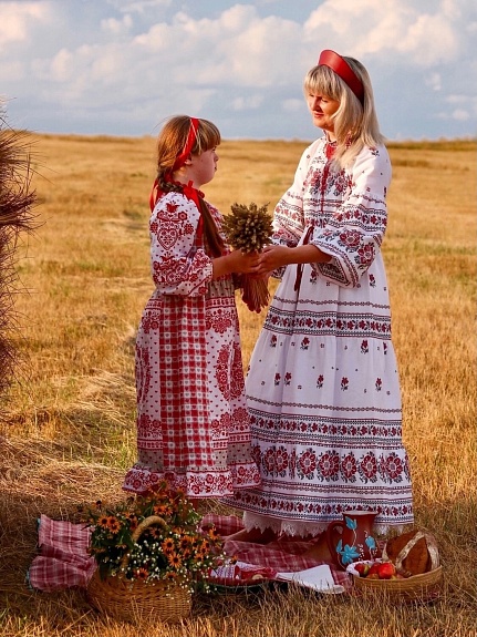 Народные костюмы из рогожки