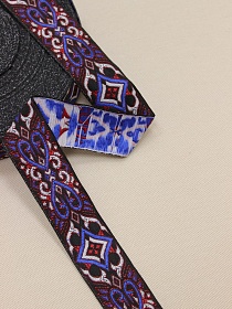 Жак.лента 32мм Бело-васильковый орнамент на черном