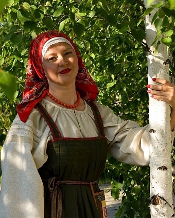 Костюм из хлопкольна винтаж (жгутовое окрашивание), полульна и головной платок из поплина Барановский платок "КУПАВА"