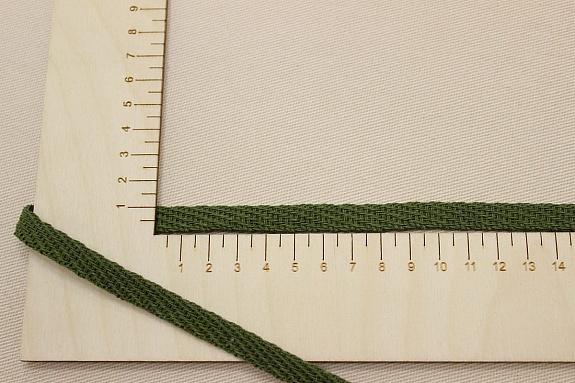 Шнур плоский рыхлый цв.Темный болотно-зеленый-2, ш.10мм, хлопок-90%, п/э-10%