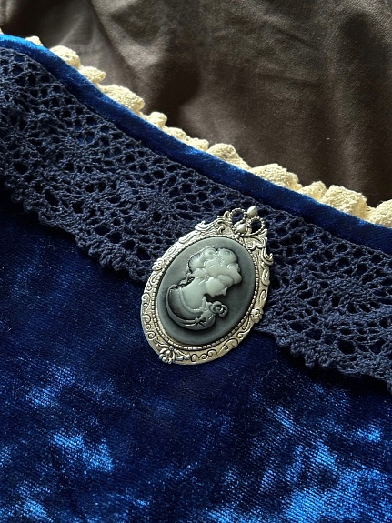 Корсет из велюра и полульна