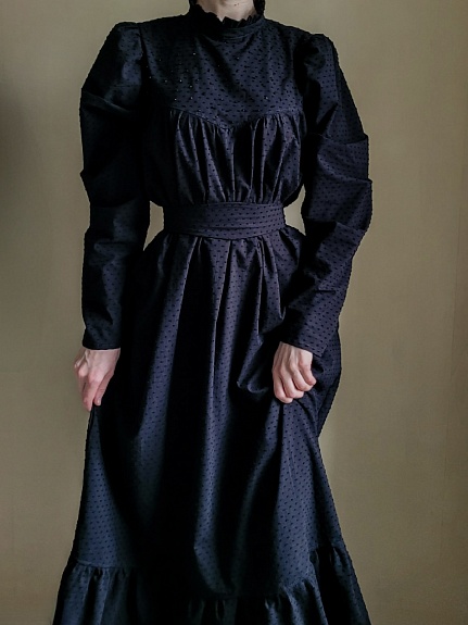 Платье из Фактурного хлопка "Шарики" в черном цвете