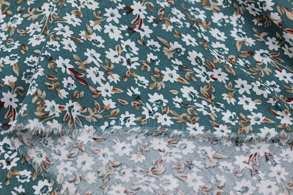 Штапель "Россыпь ромашек" цв.зеленая морская волна, ш.1.47м, вискоза-100%, 90гр/м.кв