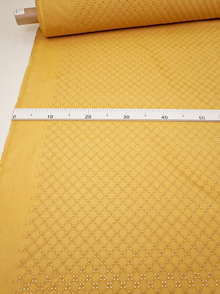 Шитье "Мелкие четырехлистники" цв.медово-желтый, ш.1.5м (выш.часть 1.37м), батист, хлопок 100%