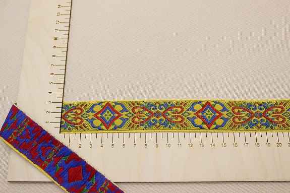 Жак.лента 32мм Васильково-красный орнамент на желтом