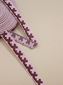 Жак.лента 18мм Бордово-вишневый орнамент на нежно-розовом