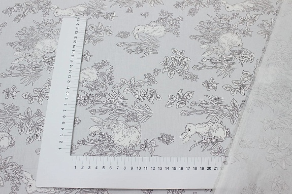 Сатин "Луговые зайчата" цв.св.жемчужно-серый, ш.2.35м, хлопок-100%, 110гр/м.кв