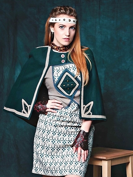 Платье и накидка в народном стиле