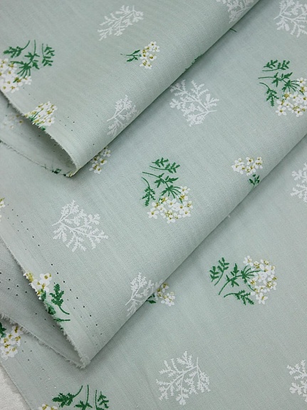 Плательный хлопок "Веточки ромашки" цв.бл.голубой мох, ш.1.45м, хлопок-100%, 105гр/м.кв