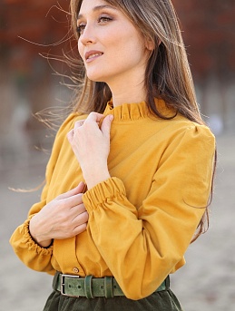Блуза из теплого хлопка в горчично-медовом цвете