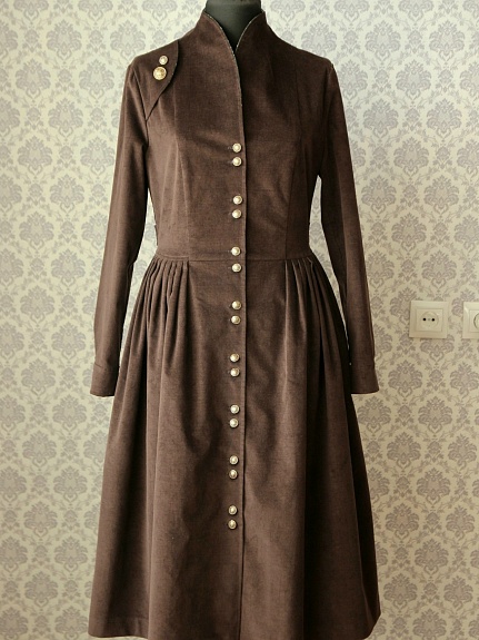 Платье из микровельвета в бежево-коричневом цвете