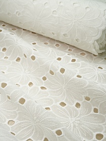 Шитье "Элен" (фестоны с 2х сторон) цв.молочно-белый, ш.1.33м, батист, хлопок-100%, 80гр/м.кв
