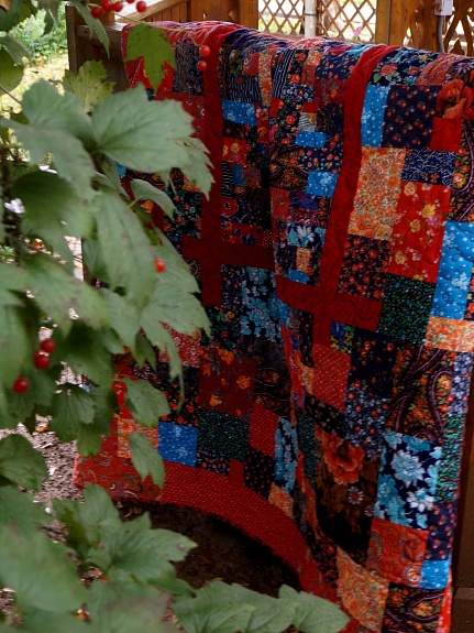 Покрывало в лоскутной технике навеянное любованием винтажными ситцами