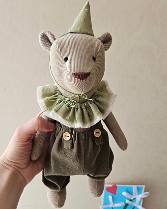 Интерьерная игрушка из микровельвета, хлопка крэш и фактурного хлопка