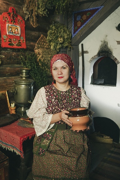 Народный костюм из импортного хлопка