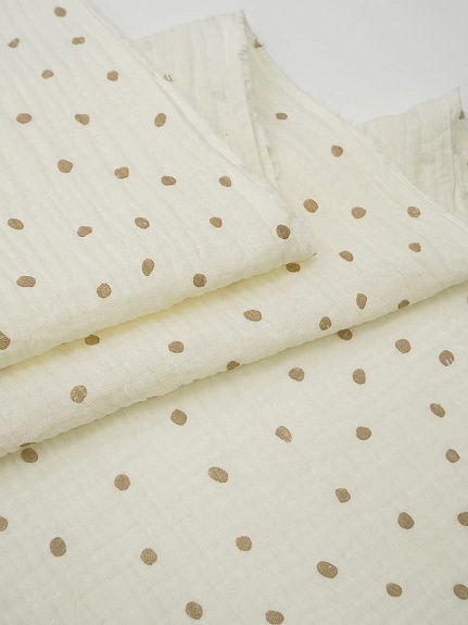 Муслин двухслойный с эф.жатости "Бежевые пятнышки на сливочном", ш.1.4м, хлопок-100%, 120гр/м.кв