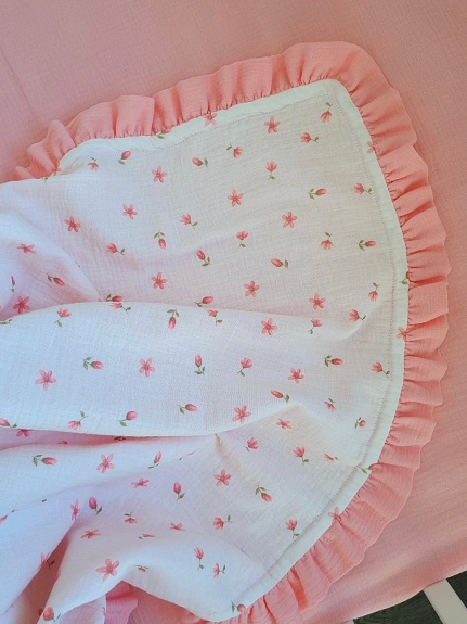 Детское одеяло из муслина "Бутончики - цветочки"