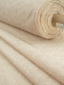 Шитье "Изящные ромбики " цв.телесно-бежевый, ш.1.5м (вышит.часть1.4м), батист, хл-100%, 80гр/м.кв