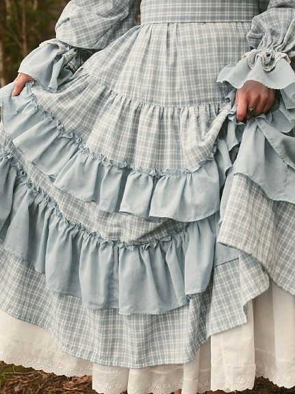 Платье из вареного хлопка и батиста в голубом цвете