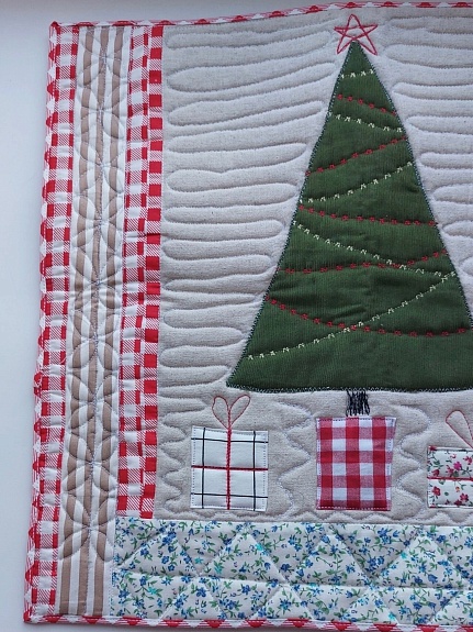 Комплект домашнего текстиля в технике пэчворк с фигурной стежкой