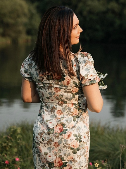 Платье из сатина "Великолепие роз на белом"