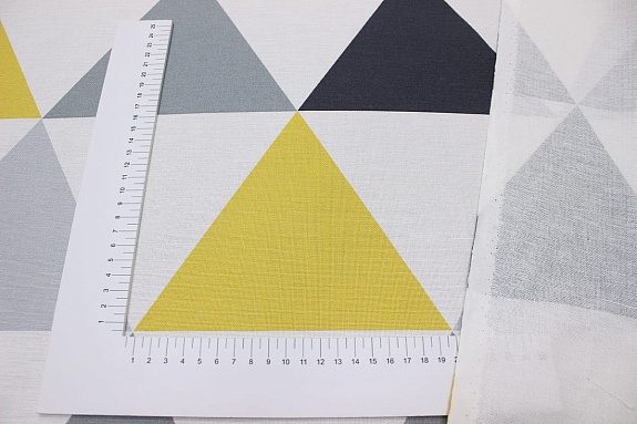 Мерный лоскут(ткань в отрезах) - Ткань для стол. белья с пропит. "Крупные треугольники" цв.сер/желт