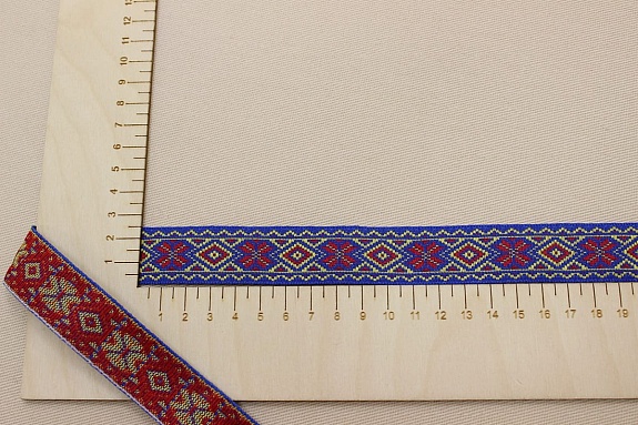 Жак.лента 24мм Красно-лимонный орнамент на васильковом