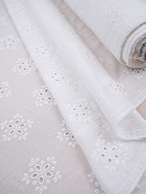 Шитье "Снежка - крупный цветок" цв.молочно-белый, ш.1.4м, батист, хлопок-100%, 80гр/м.кв