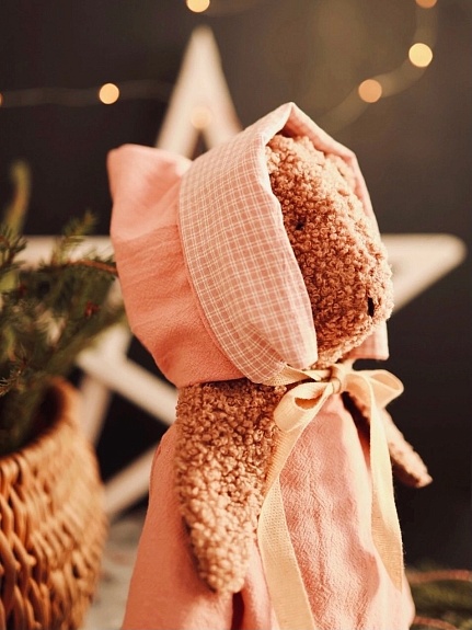 Игрушка Зайчика в одежде из вареного хлопка