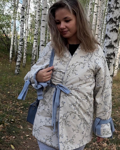 Фуфайка с завязками из полульна "Дыхание весны"