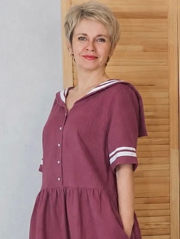 Платье из крапивы в лилово-бордовом цвете