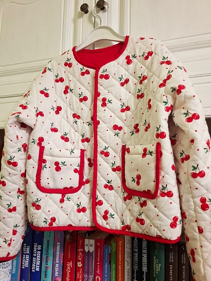 Фуфаечка из плательного хлопка "Вишенки с горошком на белом"