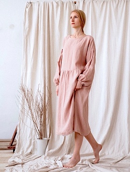 Свободное платье из льна с вискозой с эффектом мятости