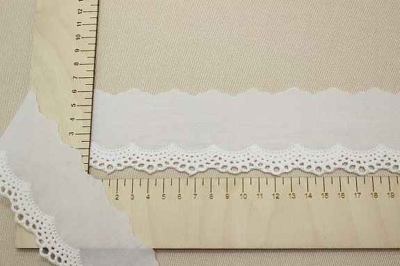 Шитье цв.молочно-белый (общая ширина 55мм, ширина вышивки 17мм) хлопок-100%, батист