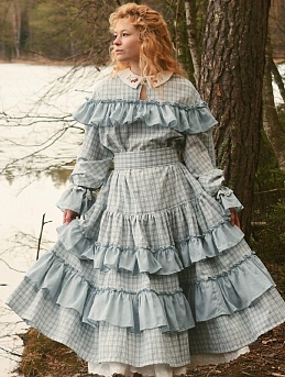 Платье из вареного хлопка и батиста в голубом цвете