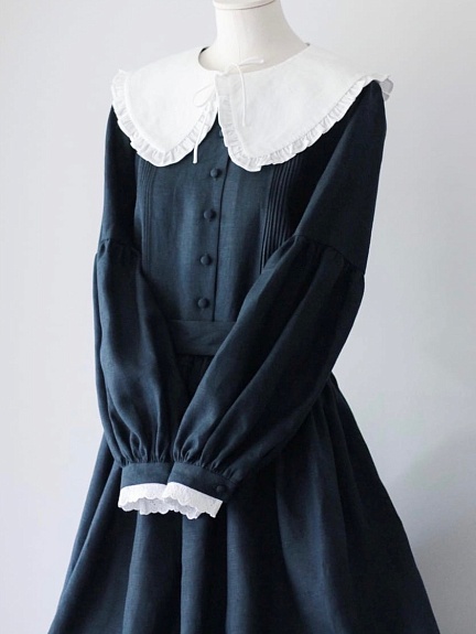 Льняное платье в темном чернильно-синем цвете