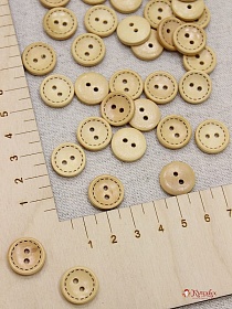 Пуговица с штрихами по кругу, светло-бежевое дерево, 15мм, 2 отверстия