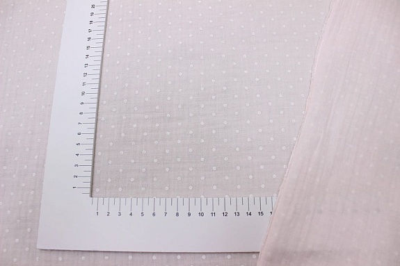 Муслин двухслойный с эф.жатости "Белый горох (3мм) на бледно-розовом", ш.1.38м, хлопок-100%