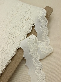Шитье цв.кремовый (общая ширина 40мм, ширина вышивки 25мм), хлопок-100%, батист