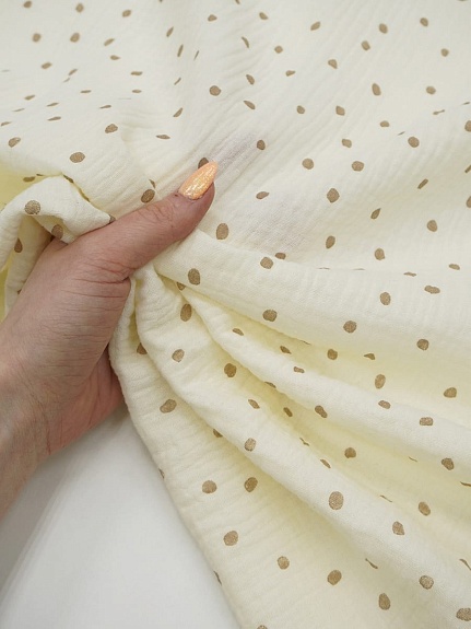 Муслин двухслойный с эф.жатости "Бежевые пятнышки на сливочном", ш.1.4м, хлопок-100%, 120гр/м.кв