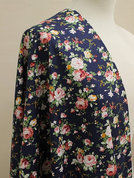 Импорт. хлопок "Большие пионы на чернильно-синем", ш.1.5м, хлопок-100%, 105гр/м.кв